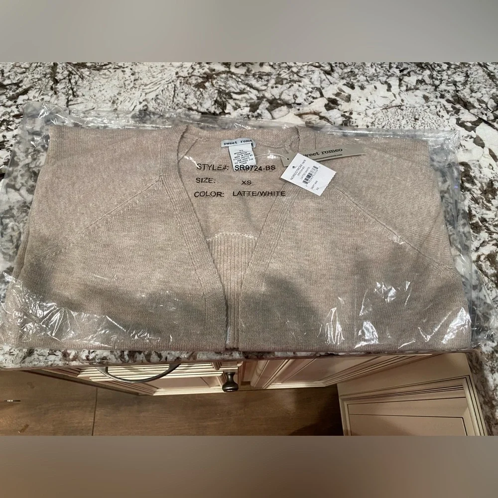 Skull Cardigan - Picture 5 of 5